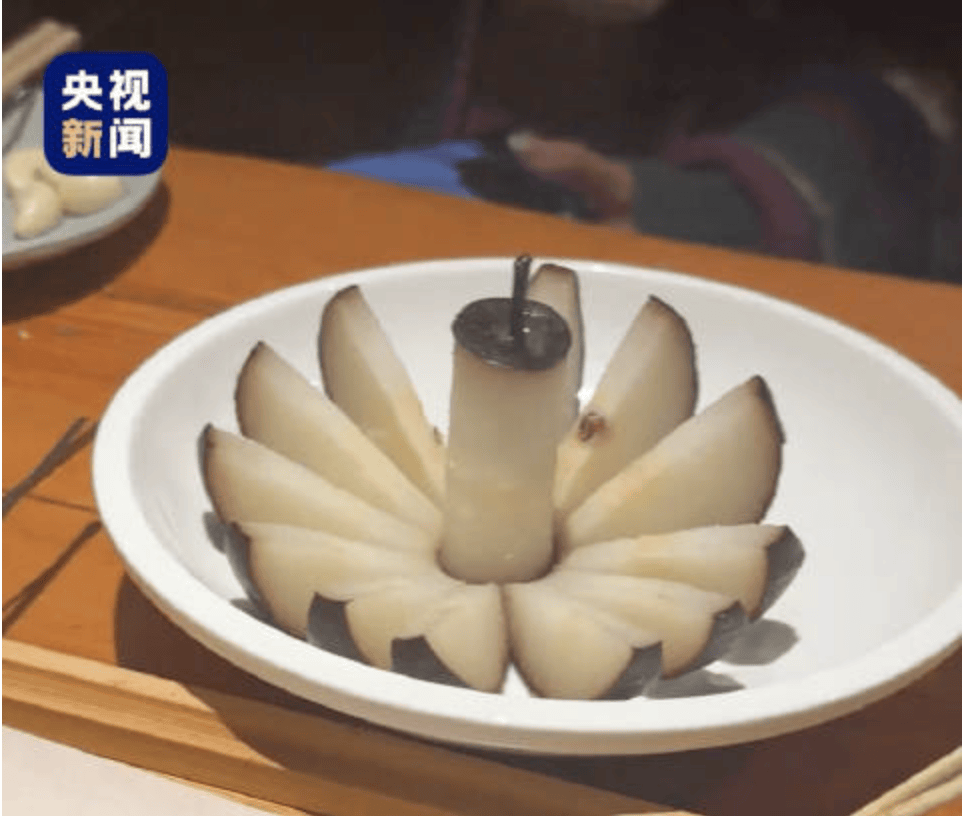 完美体育官网为什么这些小吃接连爆火？总共都有套道！(图2)