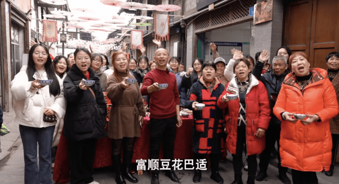 完美体育官网为什么这些小吃接连爆火？总共都有套道！(图8)