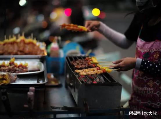 这“3种”食品不要完美体育官网买家里有也不要吃了行家人直言：没病找病(图2)
