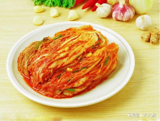 这“3种”食品不要完美体育官网买家里有也不要吃了行家人直言：没病找病(图3)