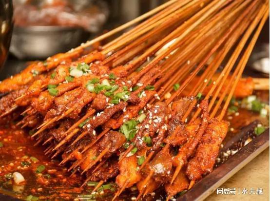 这“3种”食品不要完美体育官网买家里有也不要吃了行家人直言：没病找病(图5)